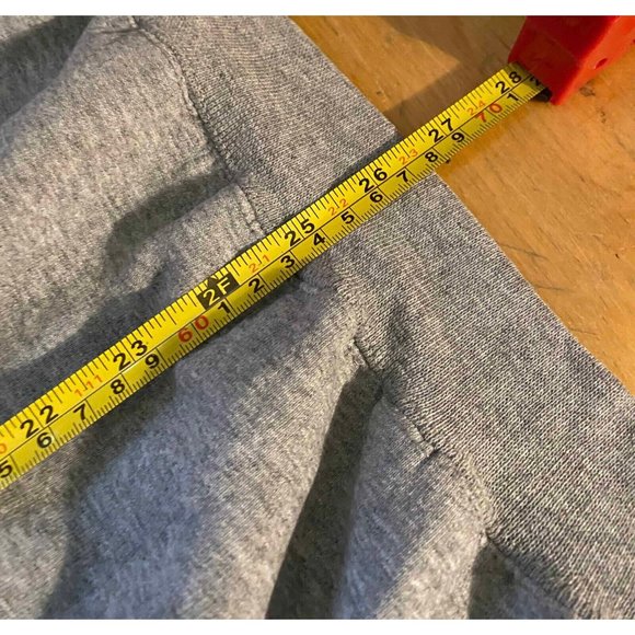 Vintage Disneyland Resorts Tigger Embroidred Crewneck Adult Mens XL Gray USA - Picture 8 of 8